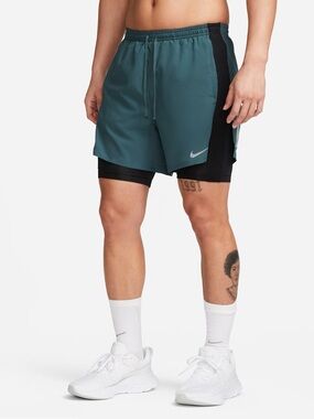 Nike Dri-FIT Men’s Run Division Stride Running Shorts Faded Spruce Size Small